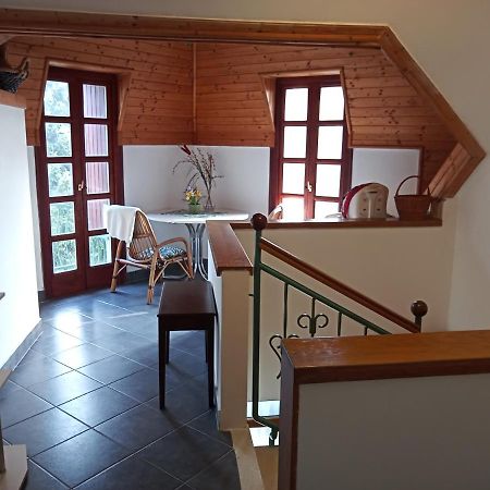 Borostyan Vendeghaz Apartment Balatonkeresztur Ngoại thất bức ảnh