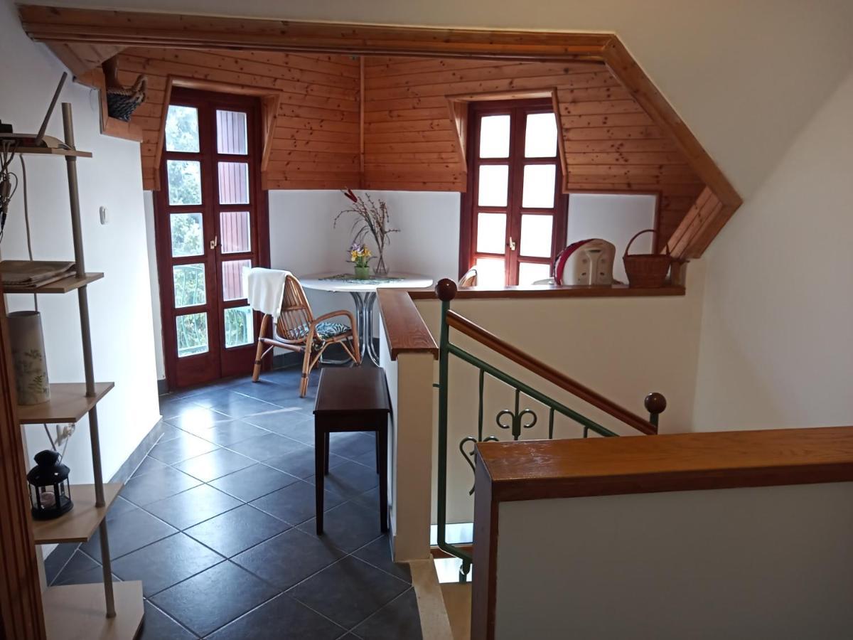 Borostyan Vendeghaz Apartment Balatonkeresztur Ngoại thất bức ảnh