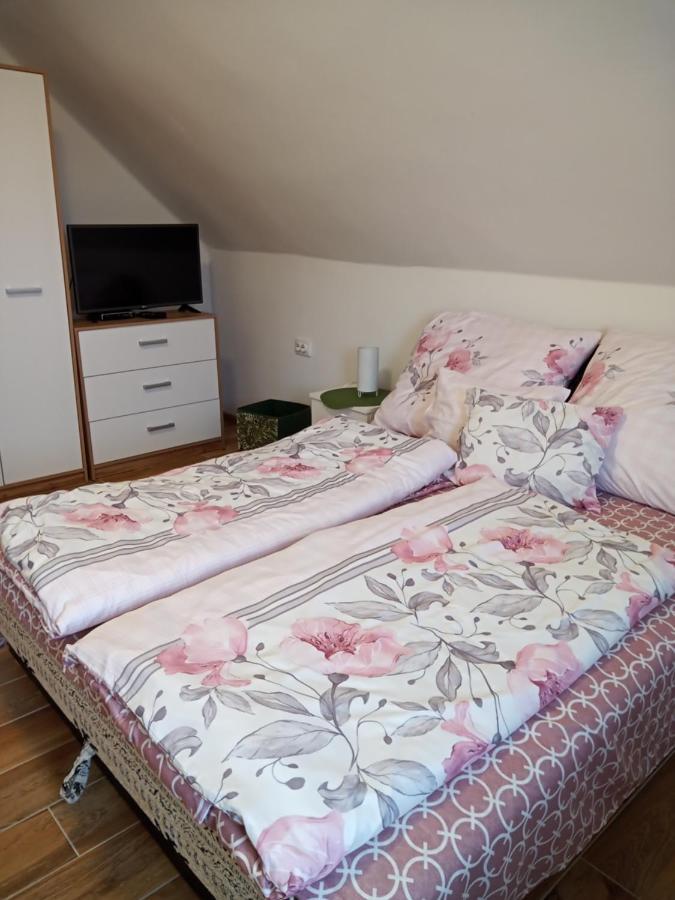 Borostyan Vendeghaz Apartment Balatonkeresztur Ngoại thất bức ảnh