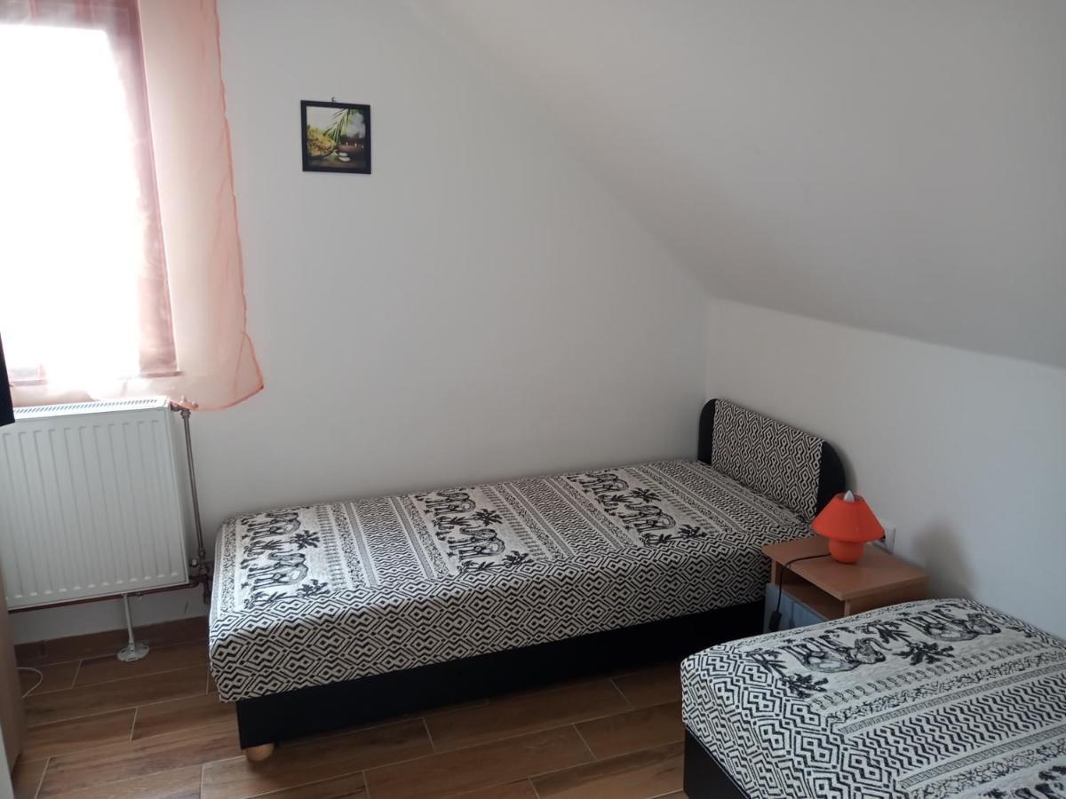Borostyan Vendeghaz Apartment Balatonkeresztur Ngoại thất bức ảnh