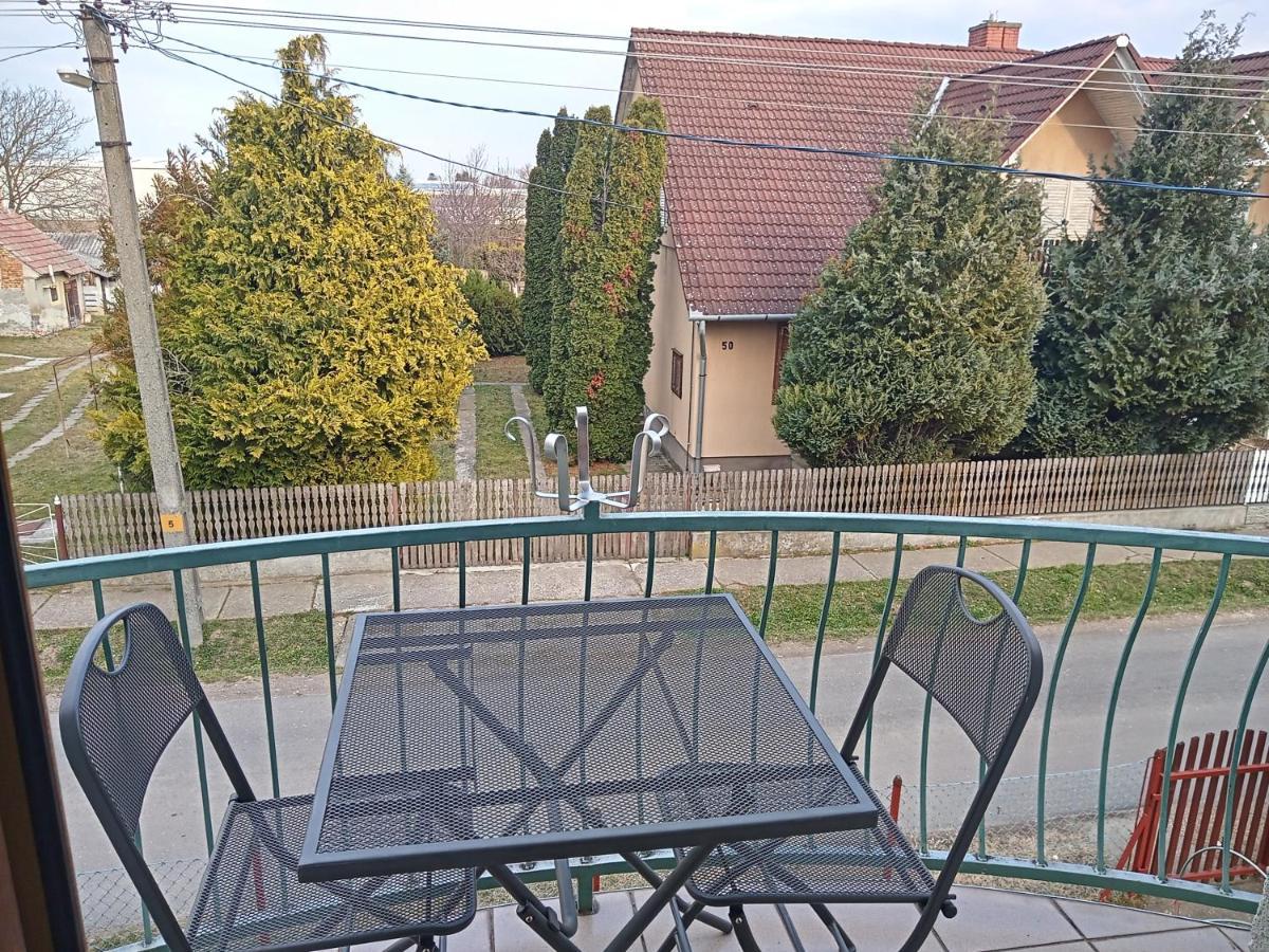 Borostyan Vendeghaz Apartment Balatonkeresztur Ngoại thất bức ảnh