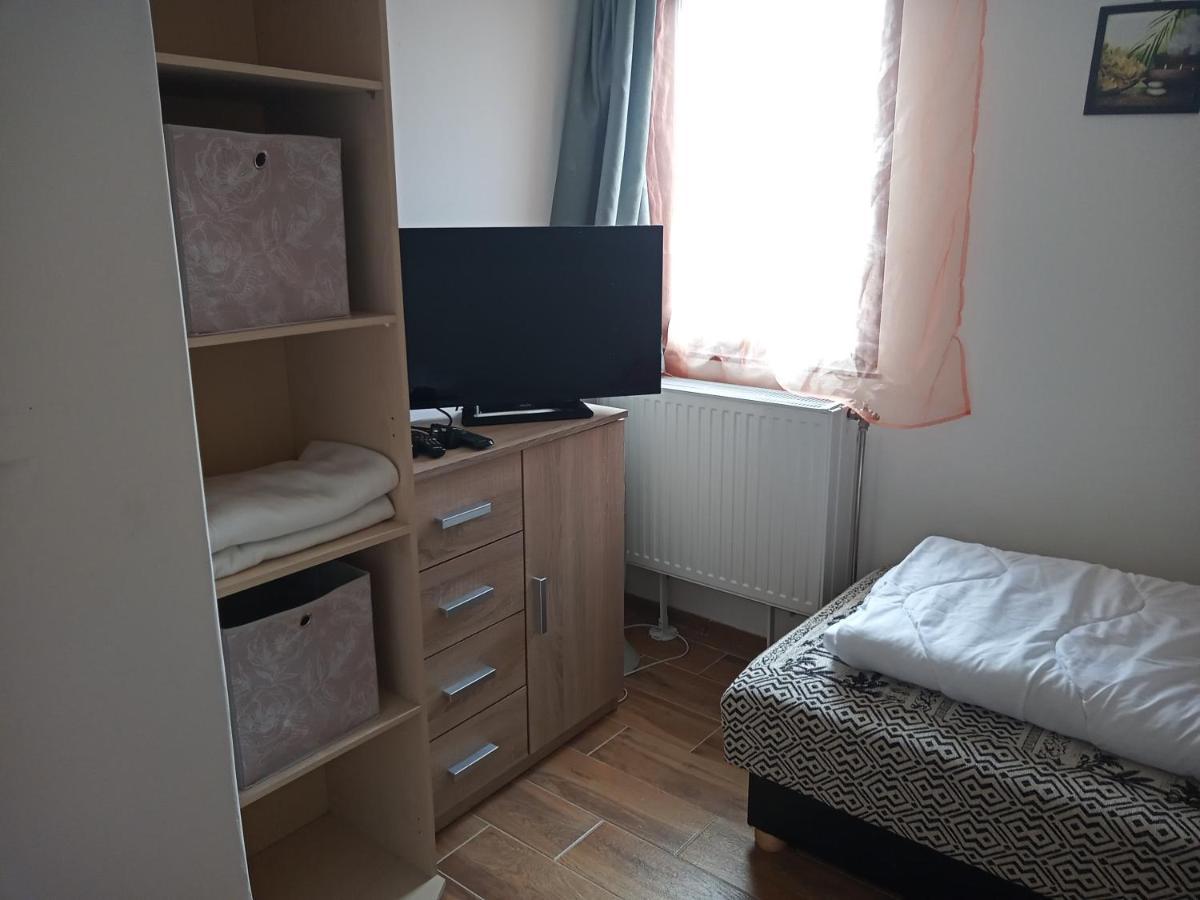 Borostyan Vendeghaz Apartment Balatonkeresztur Ngoại thất bức ảnh