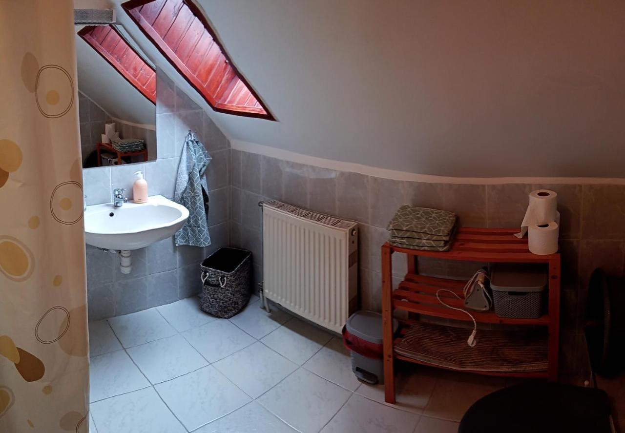 Borostyan Vendeghaz Apartment Balatonkeresztur Ngoại thất bức ảnh