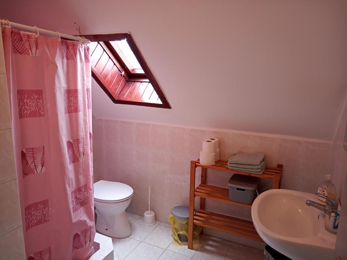 Borostyan Vendeghaz Apartment Balatonkeresztur Ngoại thất bức ảnh